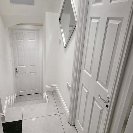 Fancy Basement Flat A Διαμέρισμα Λονδίνο Εξωτερικό φωτογραφία