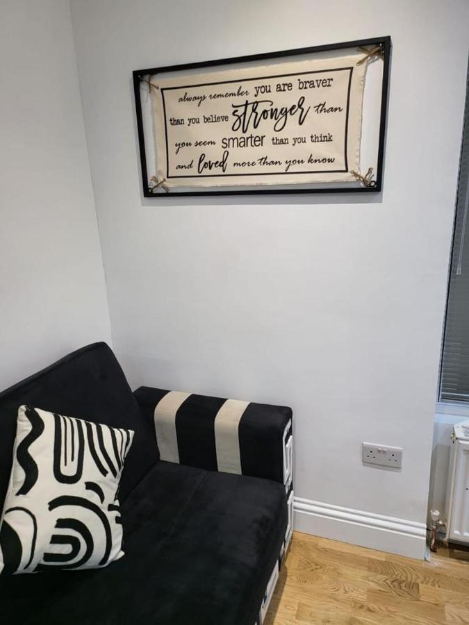 Fancy Basement Flat A Διαμέρισμα Λονδίνο Εξωτερικό φωτογραφία