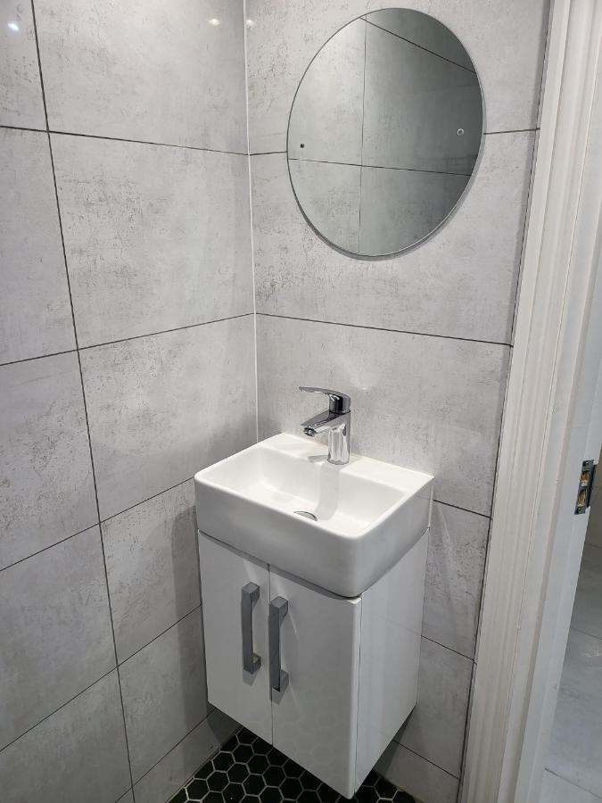 Fancy Basement Flat A Διαμέρισμα Λονδίνο Εξωτερικό φωτογραφία